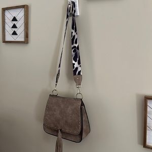 Mod on Trend foax leather crossbody purse